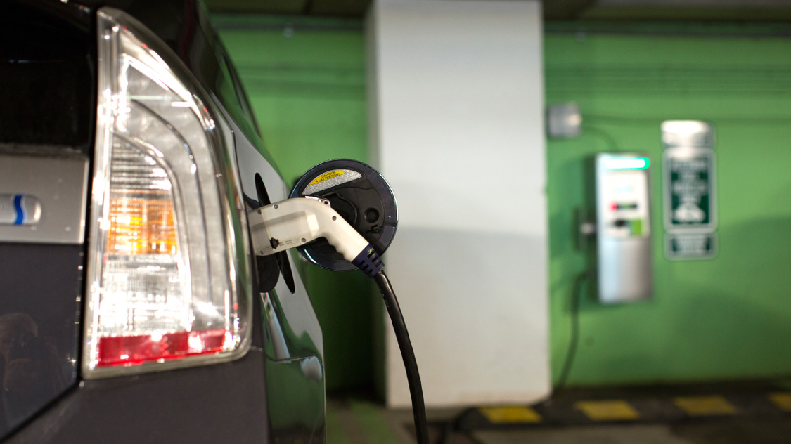 Electric Vehicle charging in Cornell garage 